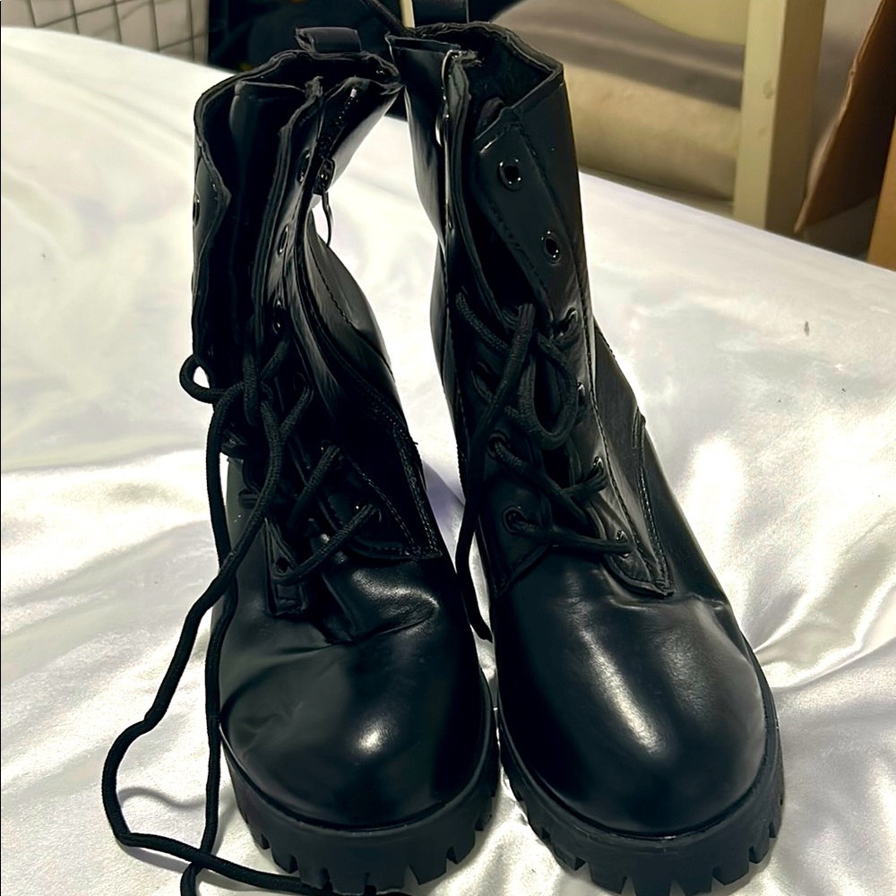 Stylish Black Women's Boots
